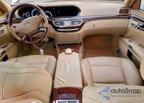 2013 Mercedes-Benz S 550 z USA, uszkodzony, nr VIN WDDNG7DB7DA499407